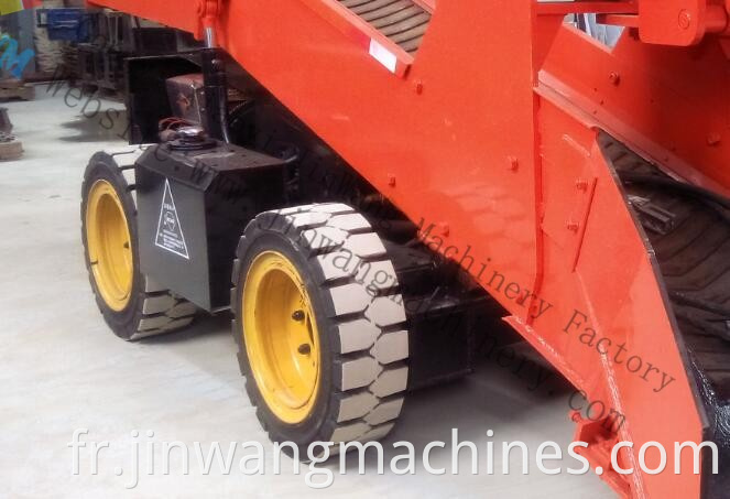 Small skid steer loader